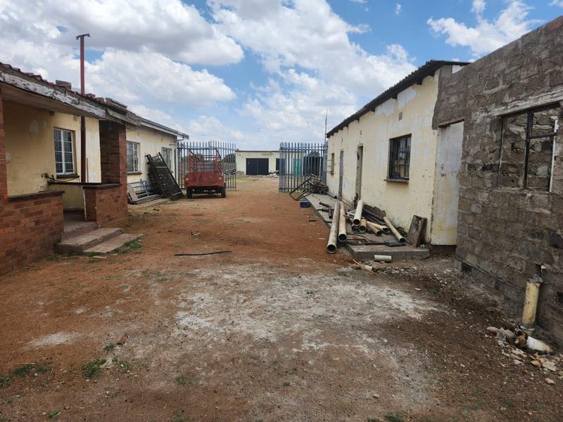 5 Bedroom Property for Sale in Mabopane North West